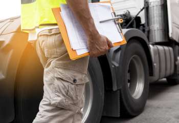 Réparation et l'inspection des camions commerciaux